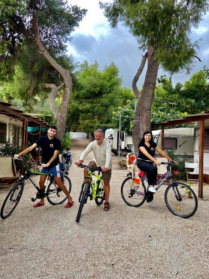 Xenicamp & Bungalows Tolón Buitenkant foto